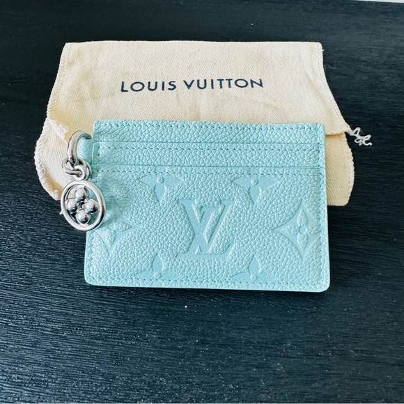 Louis Vuitton card holder - Picture 1 of 6